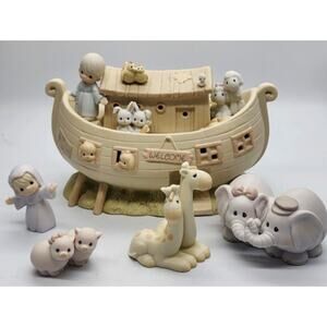 VTG 1992 Precious Moments Noah's Ark, 2 by 2 Figurine set w/Lighting